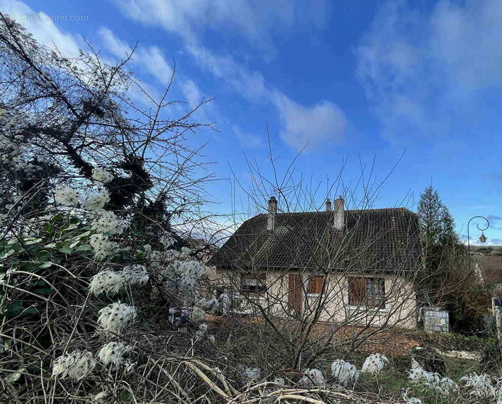 Maison à FOLLAINVILLE-DENNEMONT