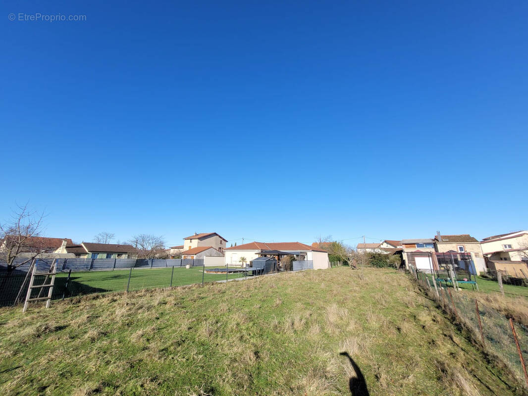 Terrain à LEZOUX