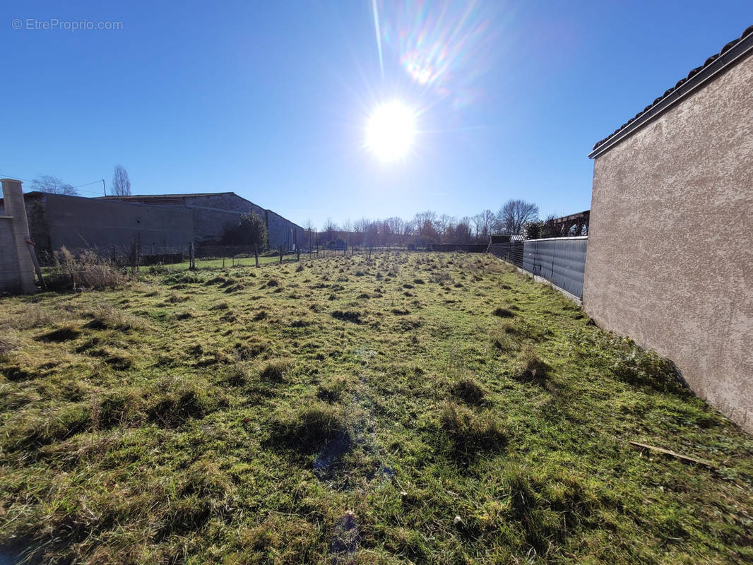 Terrain à LEZOUX