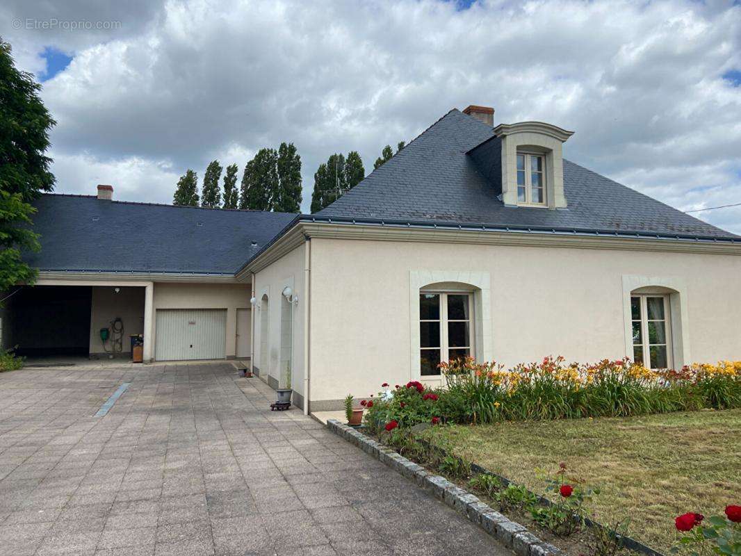 Maison à CHATEAUNEUF-SUR-SARTHE