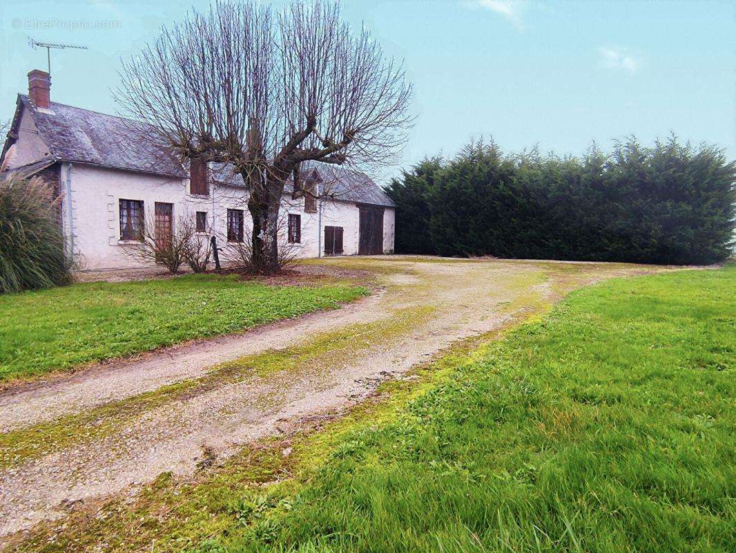 Maison à YZEURES-SUR-CREUSE