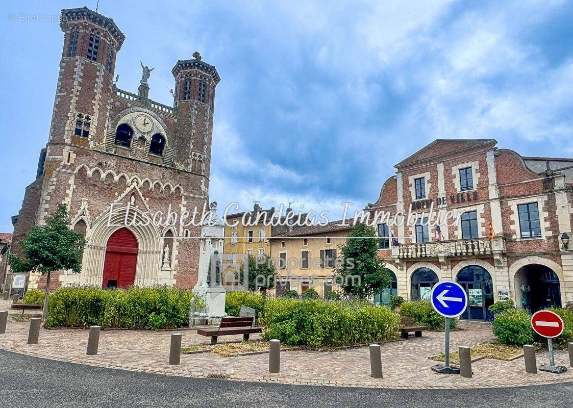 Appartement à CAZERES