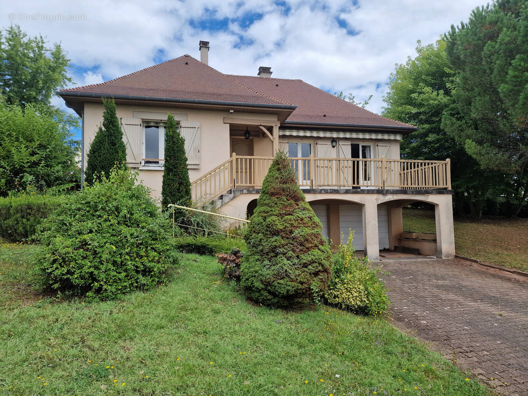 Maison à SAINT-SOLVE