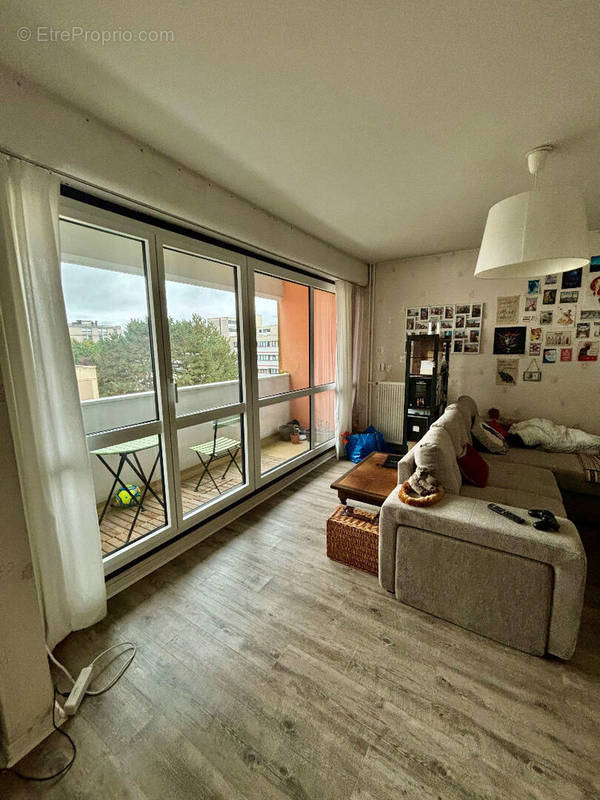 Appartement à MONT-SAINT-AIGNAN