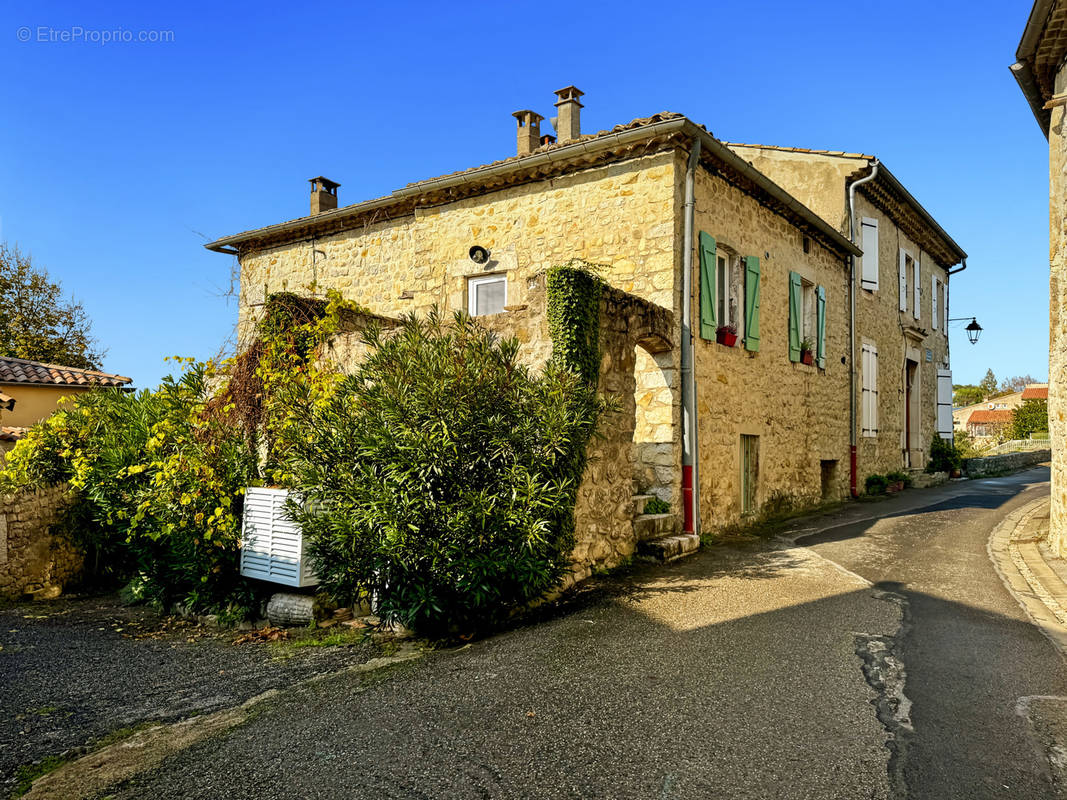 Maison à VILLENEUVE-DE-BERG