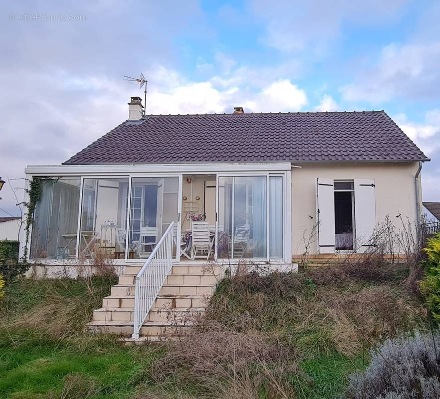 Maison à LES ECRENNES