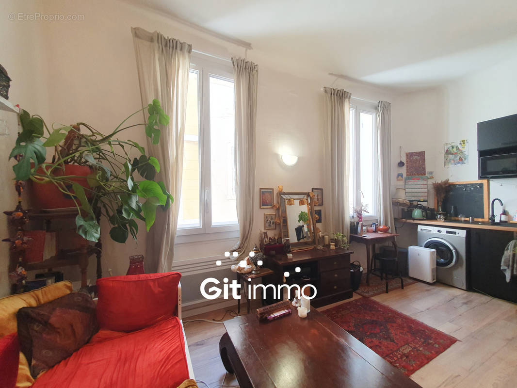 Appartement à MARSEILLE-2E