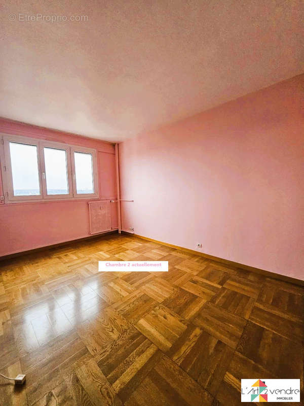 Chambre 2  - Appartement à NOGENT-SUR-OISE