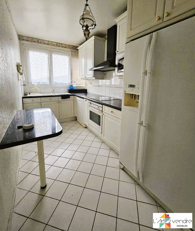 Cuisine indépendante aménagée et équipée - Appartement à NOGENT-SUR-OISE