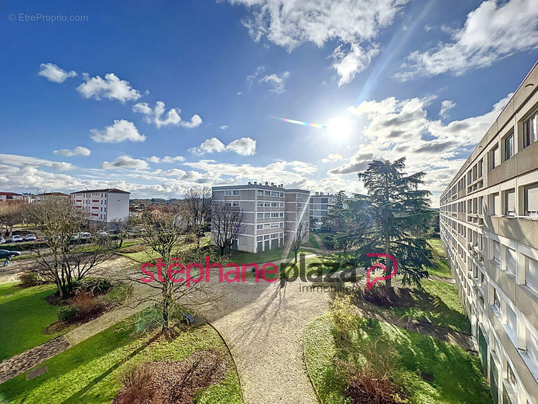 Appartement à DECINES-CHARPIEU