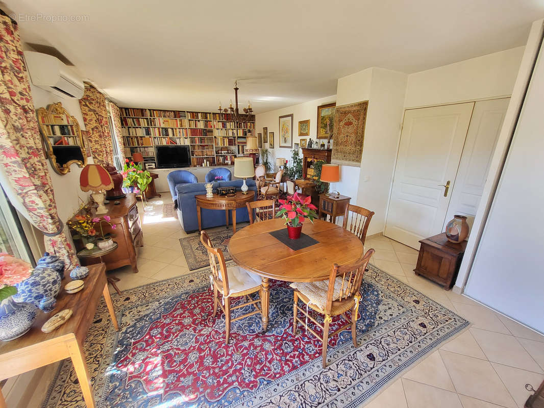 Appartement à HYERES