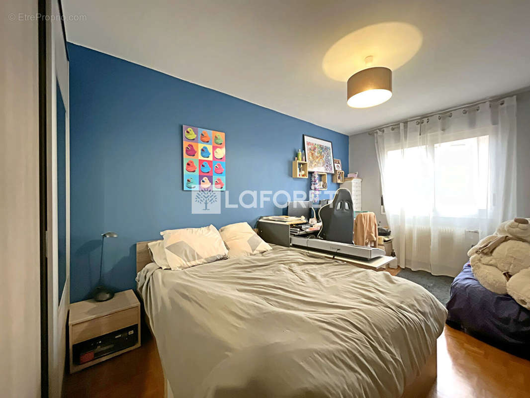 Appartement à PERONNAS