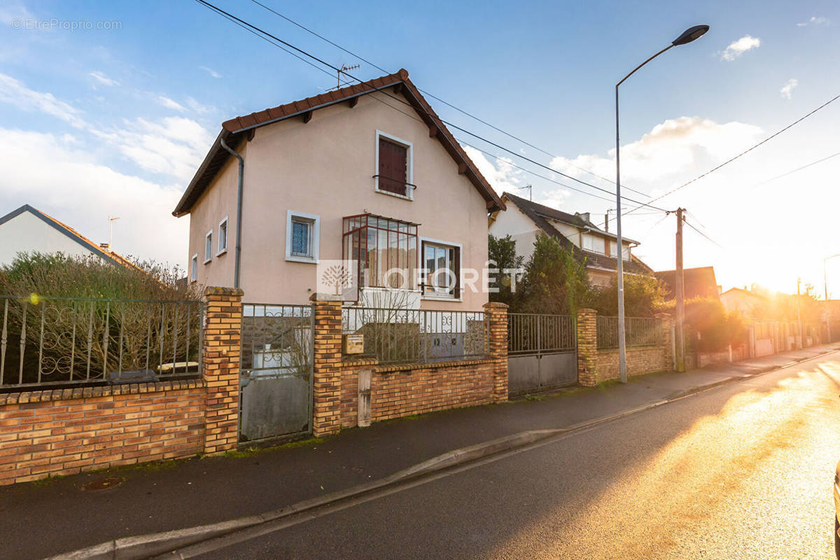 Maison à PONTAULT-COMBAULT