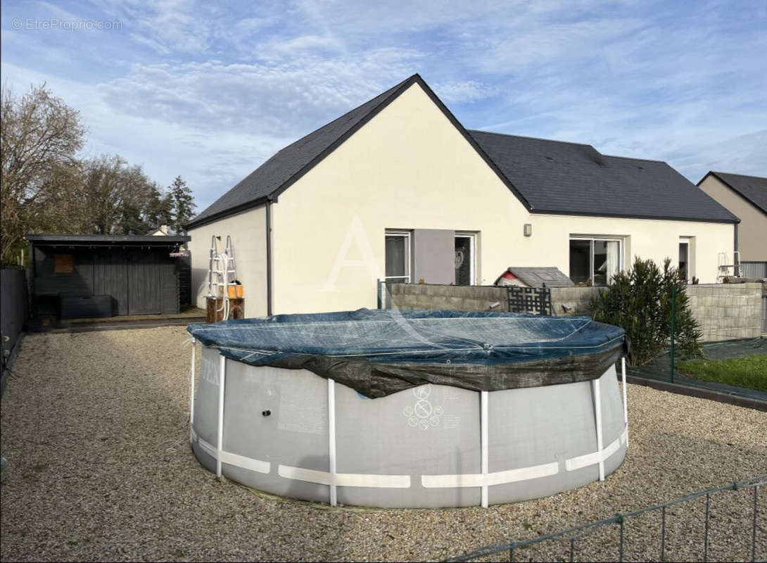 Maison à LONGUE-JUMELLES