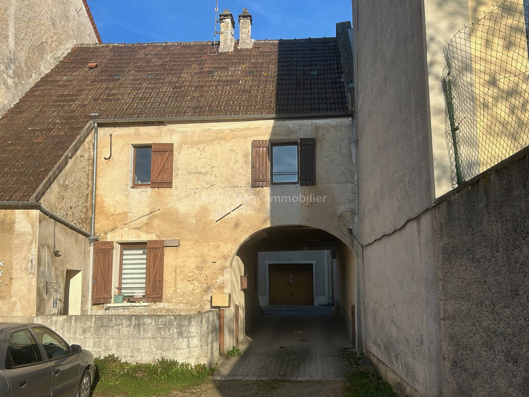 Maison à ROMENY-SUR-MARNE