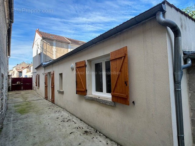 Maison à ROMENY-SUR-MARNE