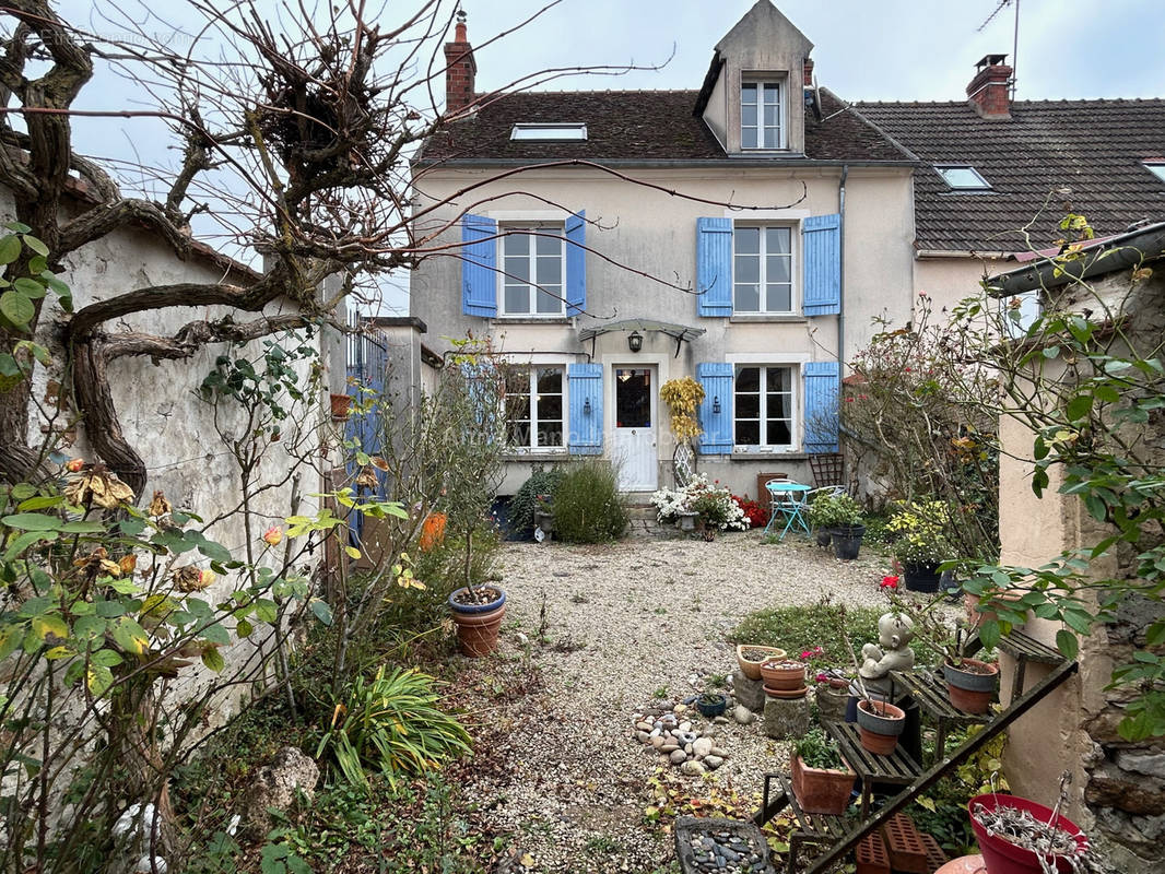 Maison à ROMENY-SUR-MARNE