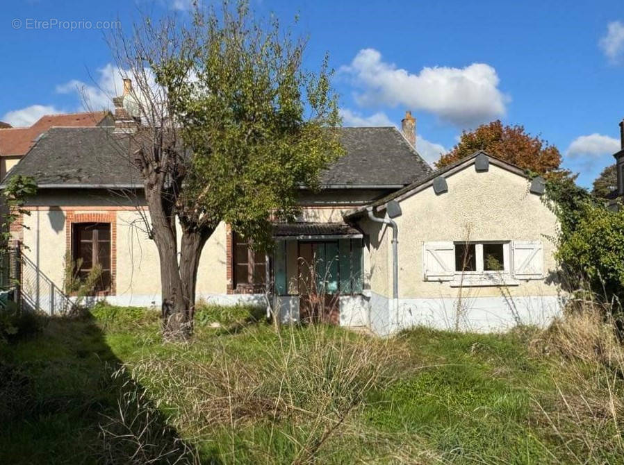 Maison à SAINT-LUBIN-DES-JONCHERETS