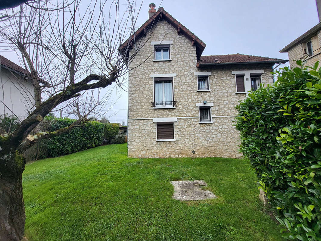 Maison à VARENNES-SUR-SEINE