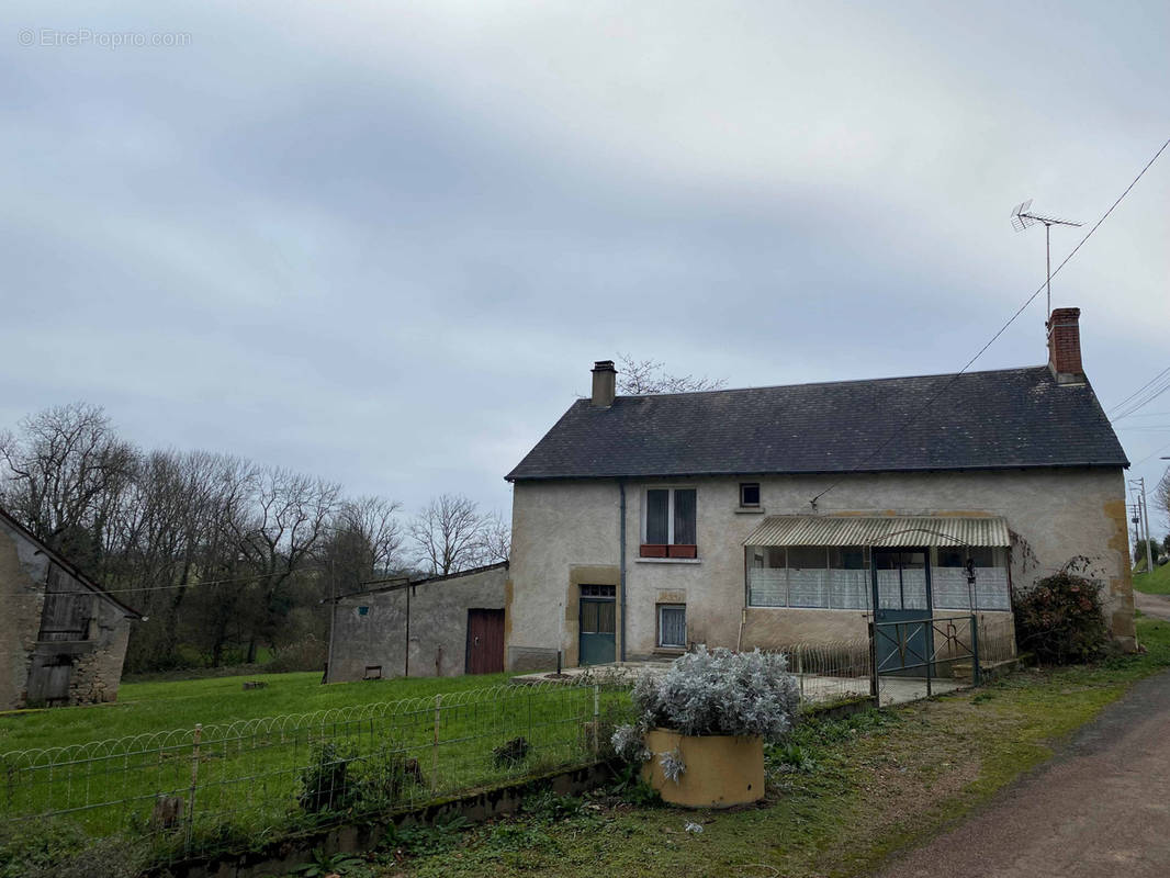 Maison à SAINT-BENIN-D&#039;AZY