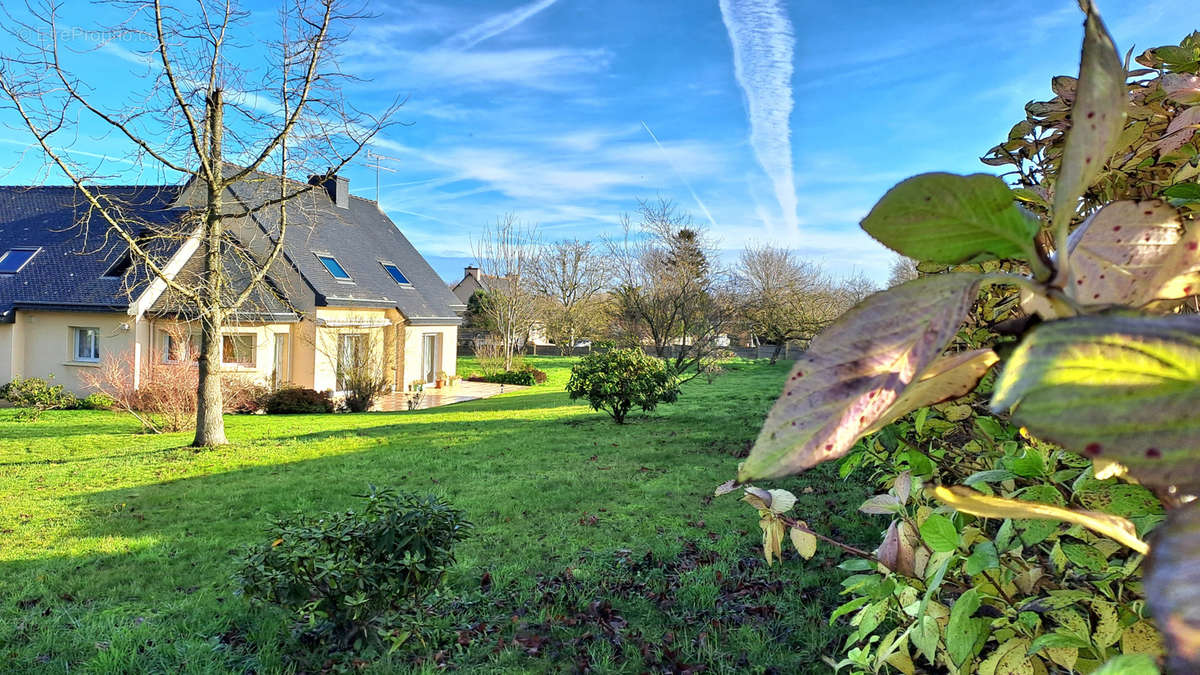 Maison à POMMERIT-LE-VICOMTE