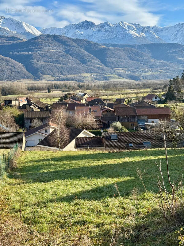 Terrain à LA TERRASSE