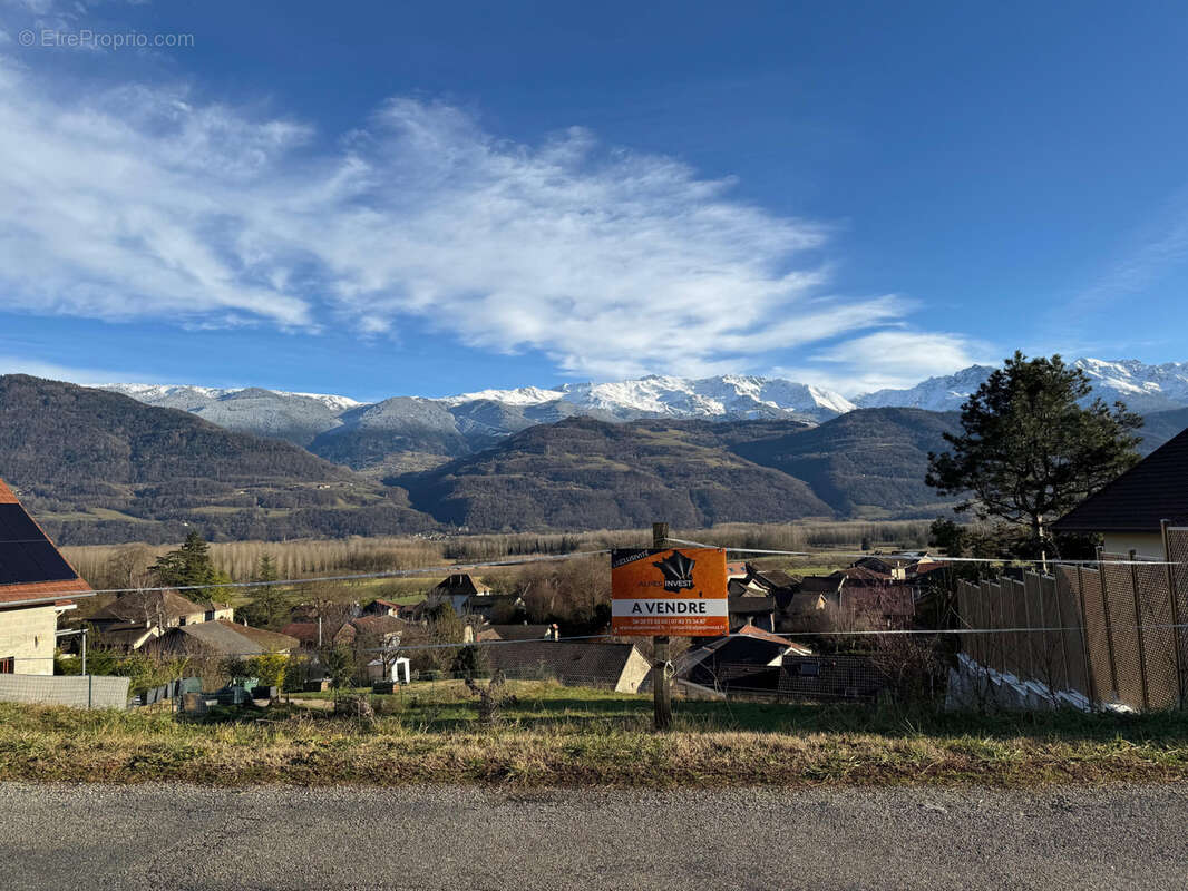 Terrain à LA TERRASSE