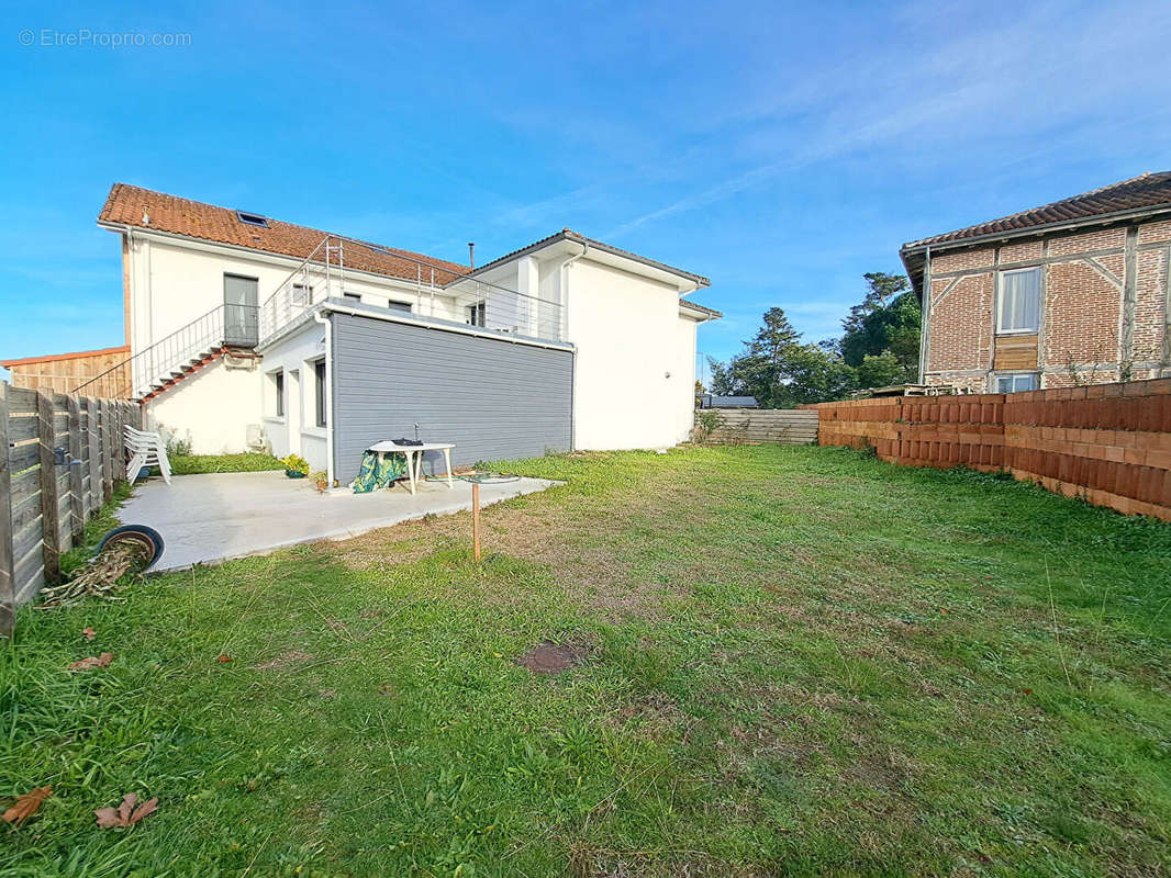 Appartement à VIELLE-SAINT-GIRONS