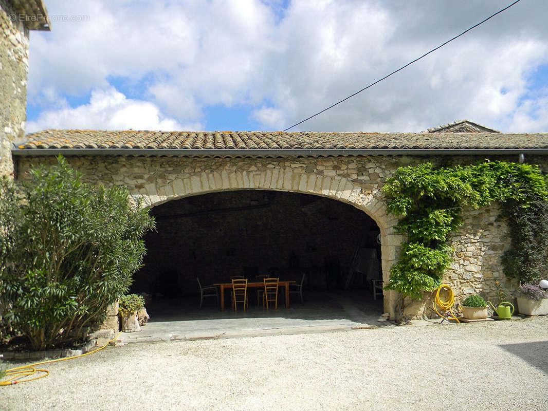 Maison à MONTELIMAR