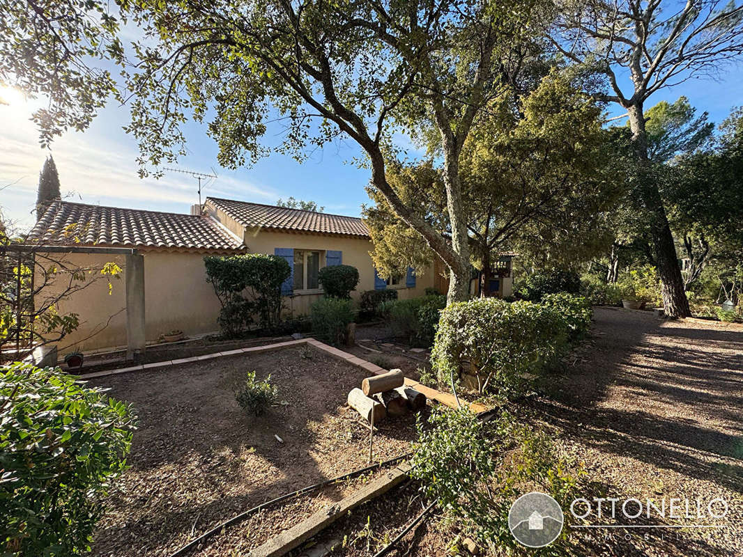 Maison à ROQUEBRUNE-SUR-ARGENS