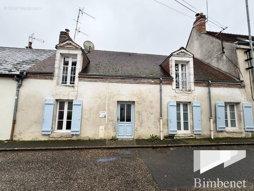 Maison à LA CHAPELLE-SAINT-MESMIN