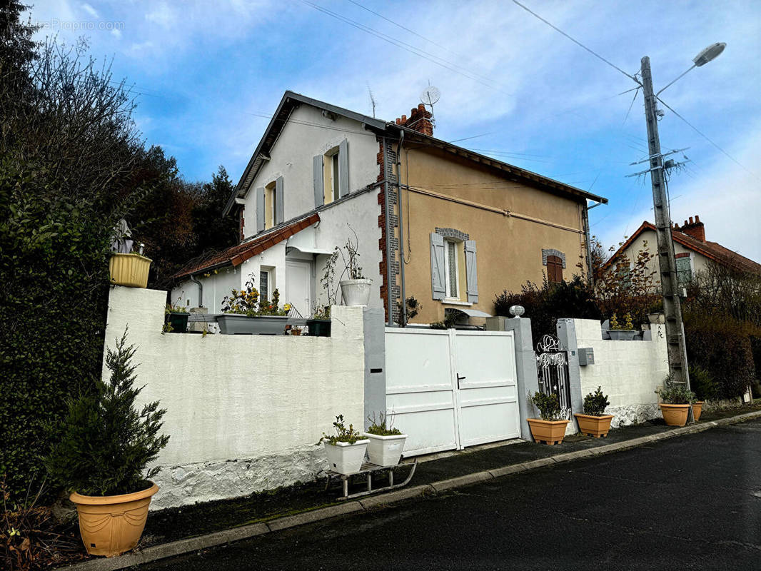 Maison à SAINT-ELOY-LES-MINES