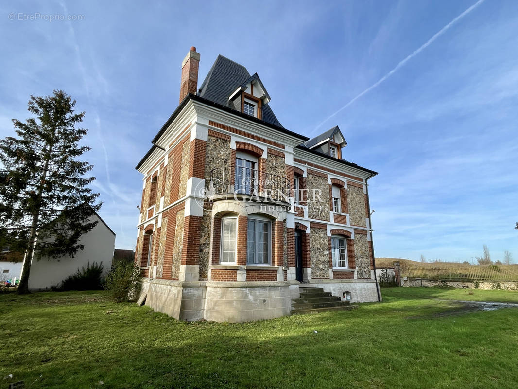 Maison à ANGERVILLE-LA-CAMPAGNE