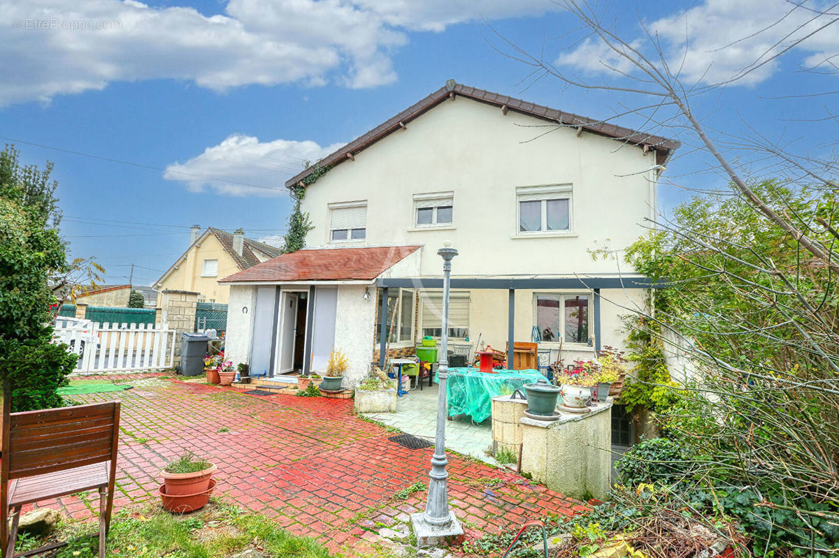 Maison à LES MUREAUX