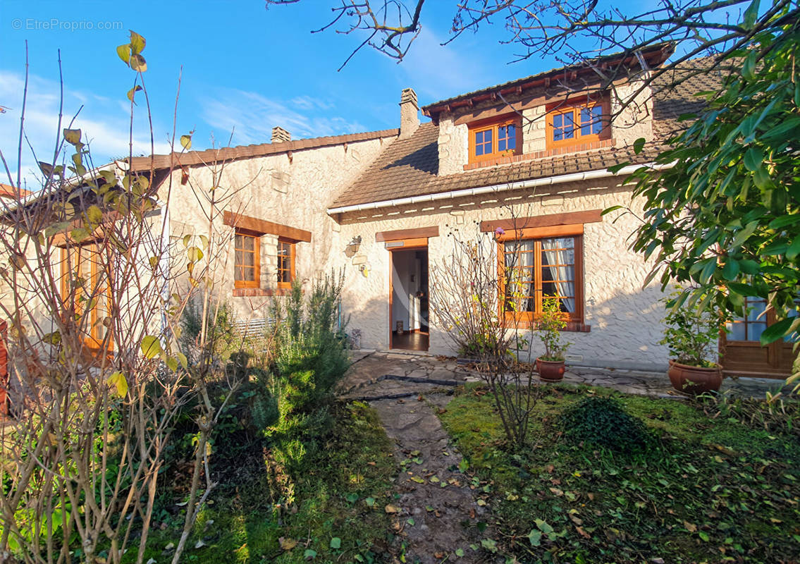 Maison à LES MUREAUX