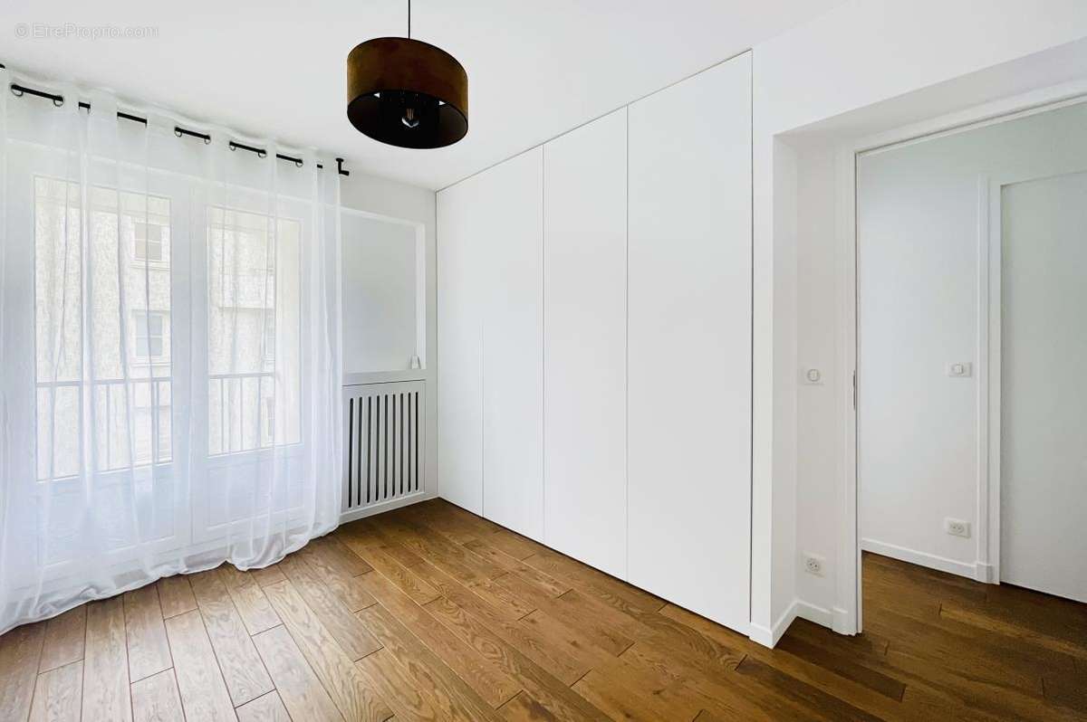 Appartement à PARIS-14E