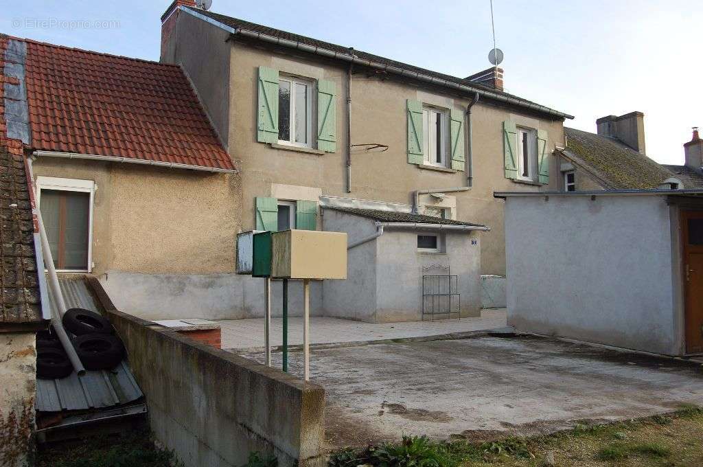 Appartement à SAINT-SATUR