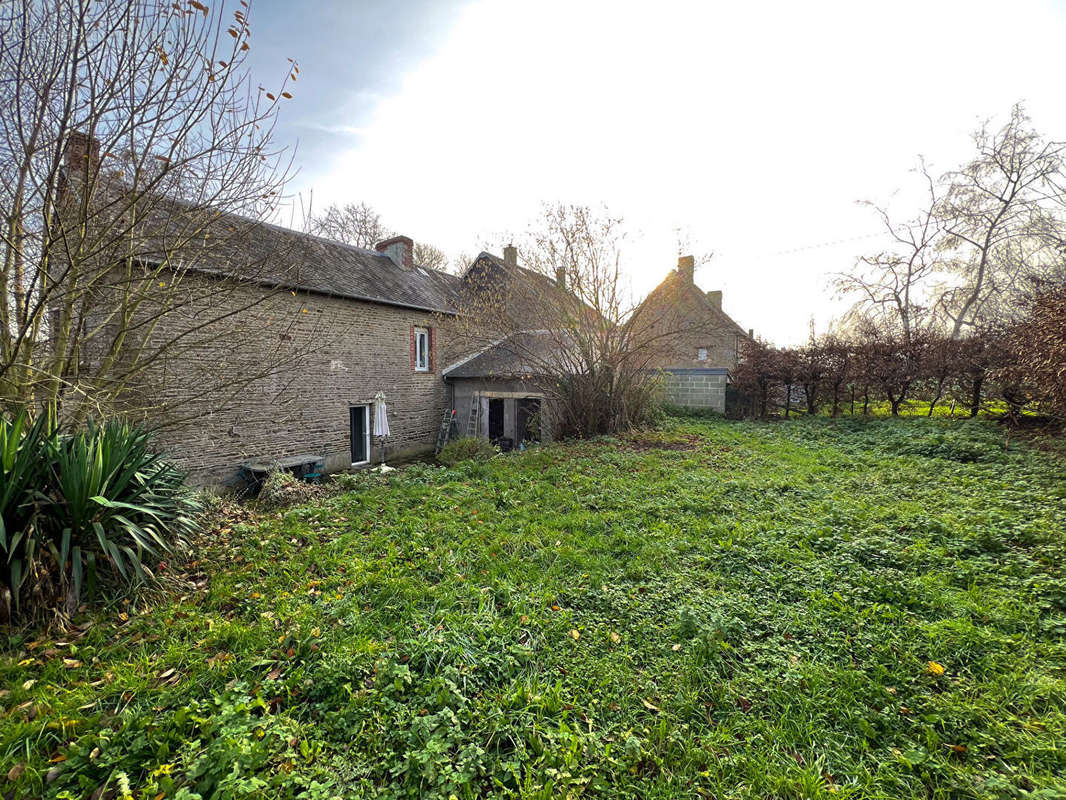 Maison à MONTILLY-SUR-NOIREAU