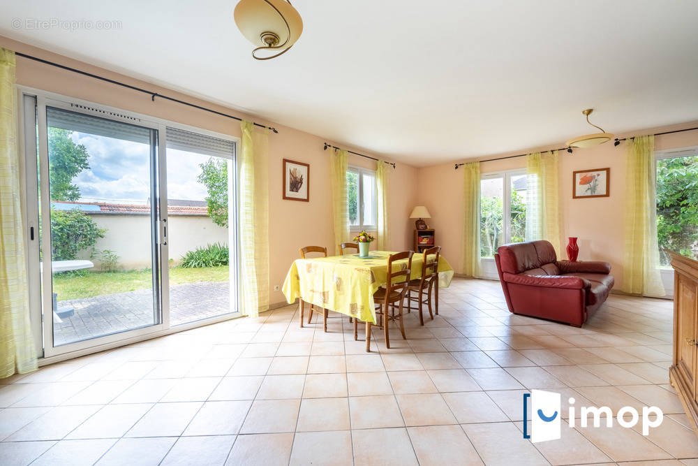 Appartement à VENDAYS-MONTALIVET