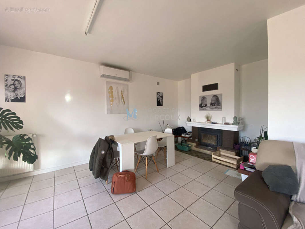 Appartement à SAINT-GERMAIN-LAVAL