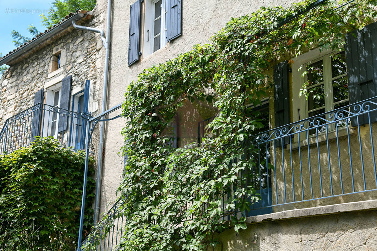 Maison à BARJAC