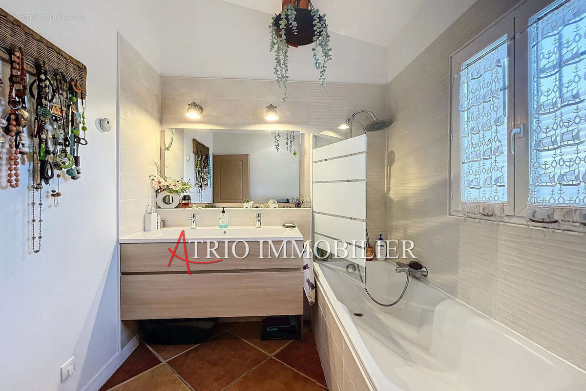 Appartement à VILLENEUVE-LOUBET