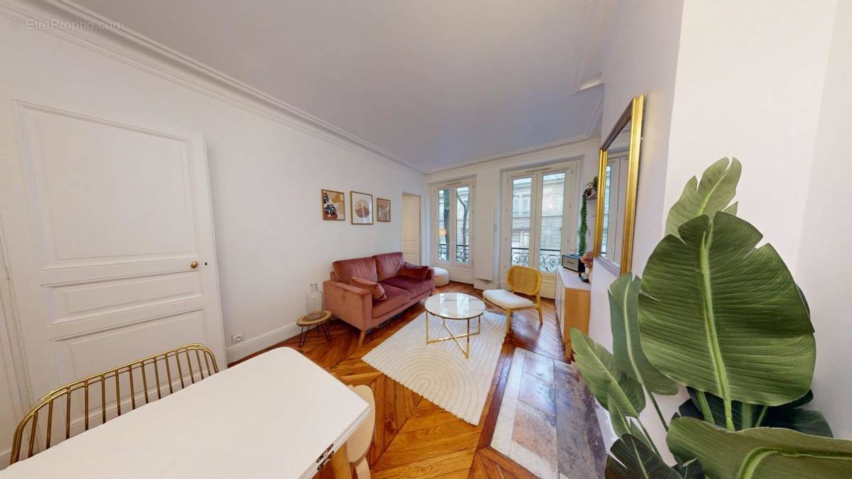 Appartement à PARIS-18E