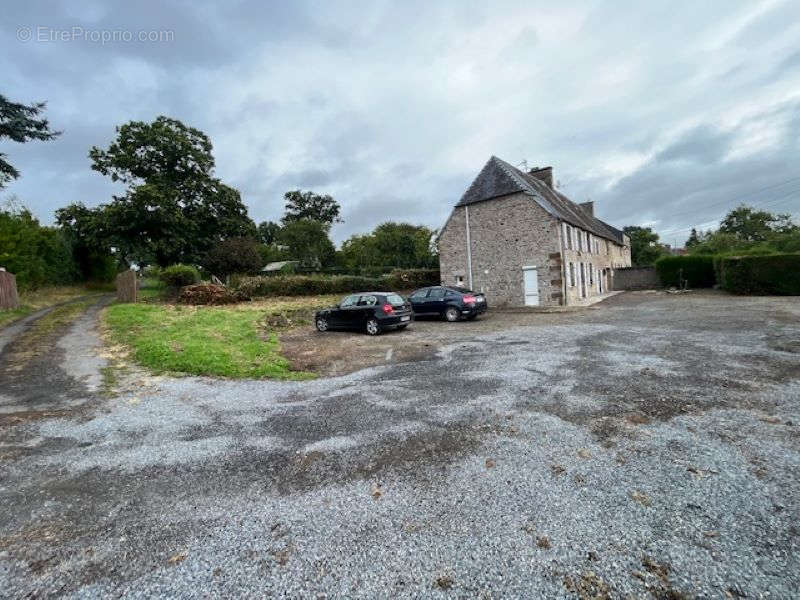 Maison à LE BENY-BOCAGE