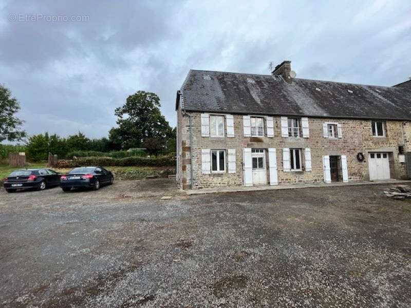 Maison à LE BENY-BOCAGE