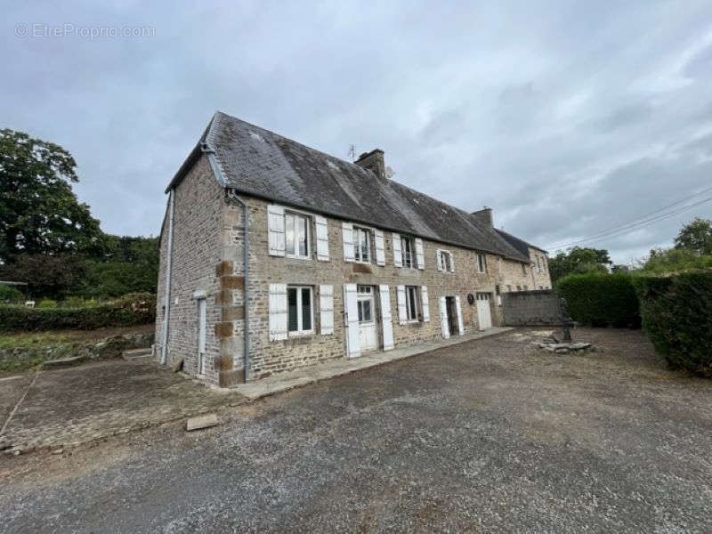 Maison à LE BENY-BOCAGE