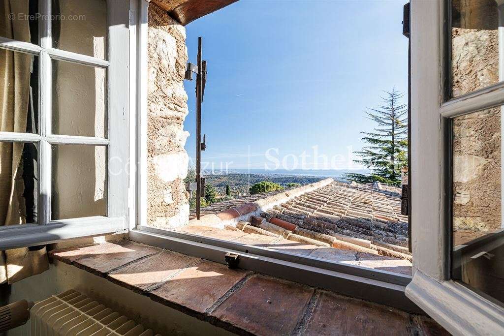 Maison à TOURRETTES-SUR-LOUP