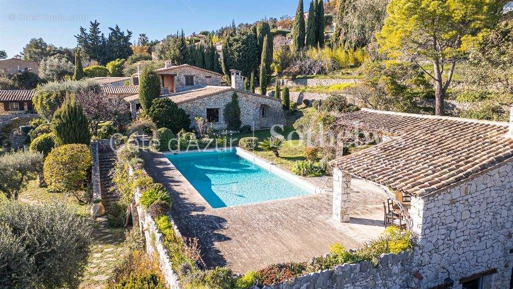 Maison à TOURRETTES-SUR-LOUP