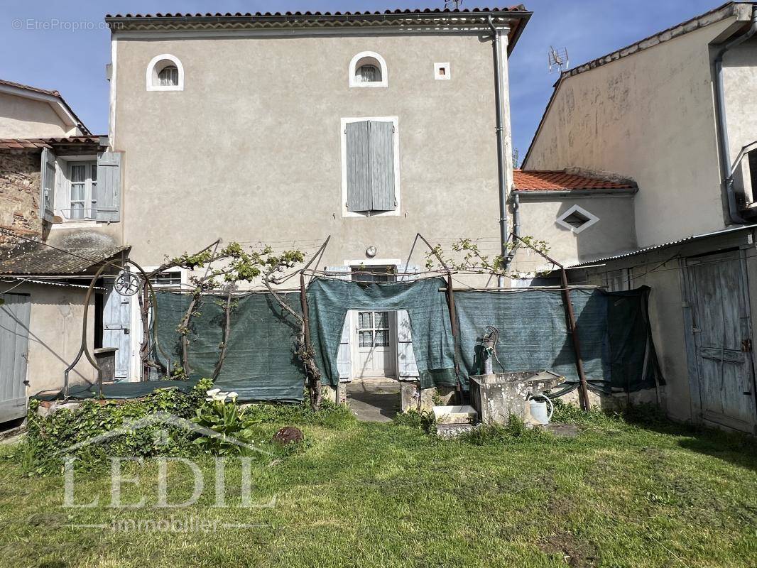 Maison à COLAYRAC-SAINT-CIRQ