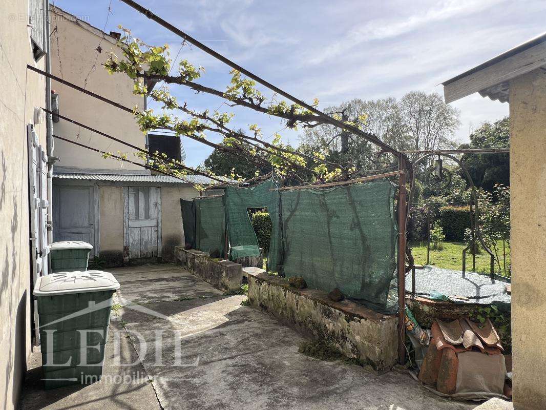 Maison à COLAYRAC-SAINT-CIRQ